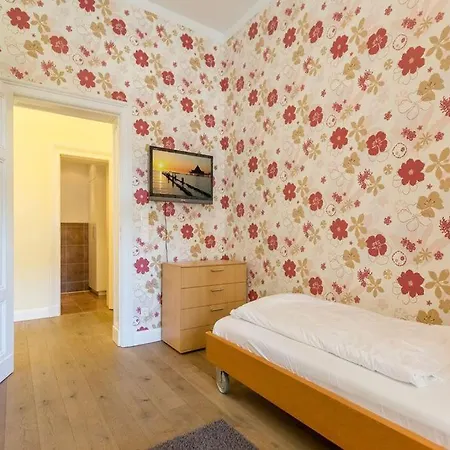 Julius App 6 Pop Art