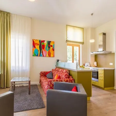 アパート Julius App 6 Pop Art